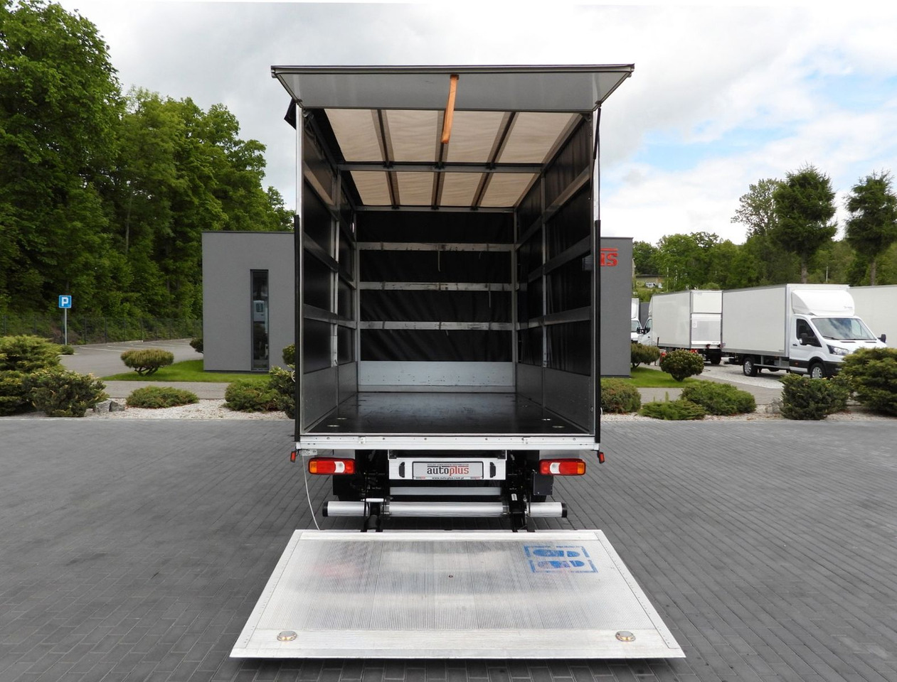 Лизинг на  Iveco DAILY 35S18 PRITSCHE PLANE AUFZUG 8 PALETTEN Iveco DAILY 35S18 PRITSCHE PLANE AUFZUG 8 PALETTEN: снимка 12