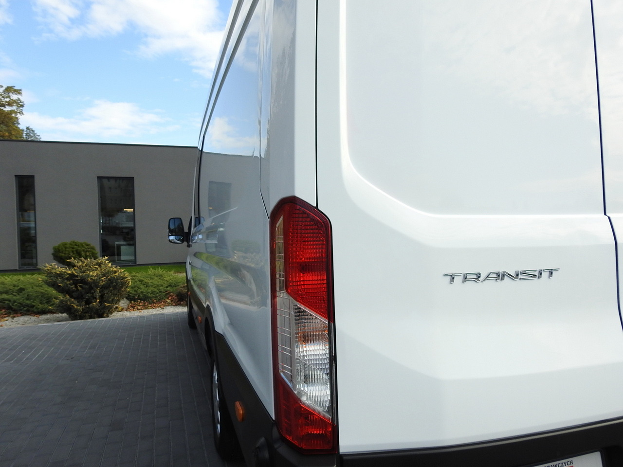 Лекотоварен автомобил FORD TRANSIT BOX DELIVERY VAN 6 SEATS CRUISE CONTROL AIR CONDITIONING LED LIGHTS  130HP: снимка 16