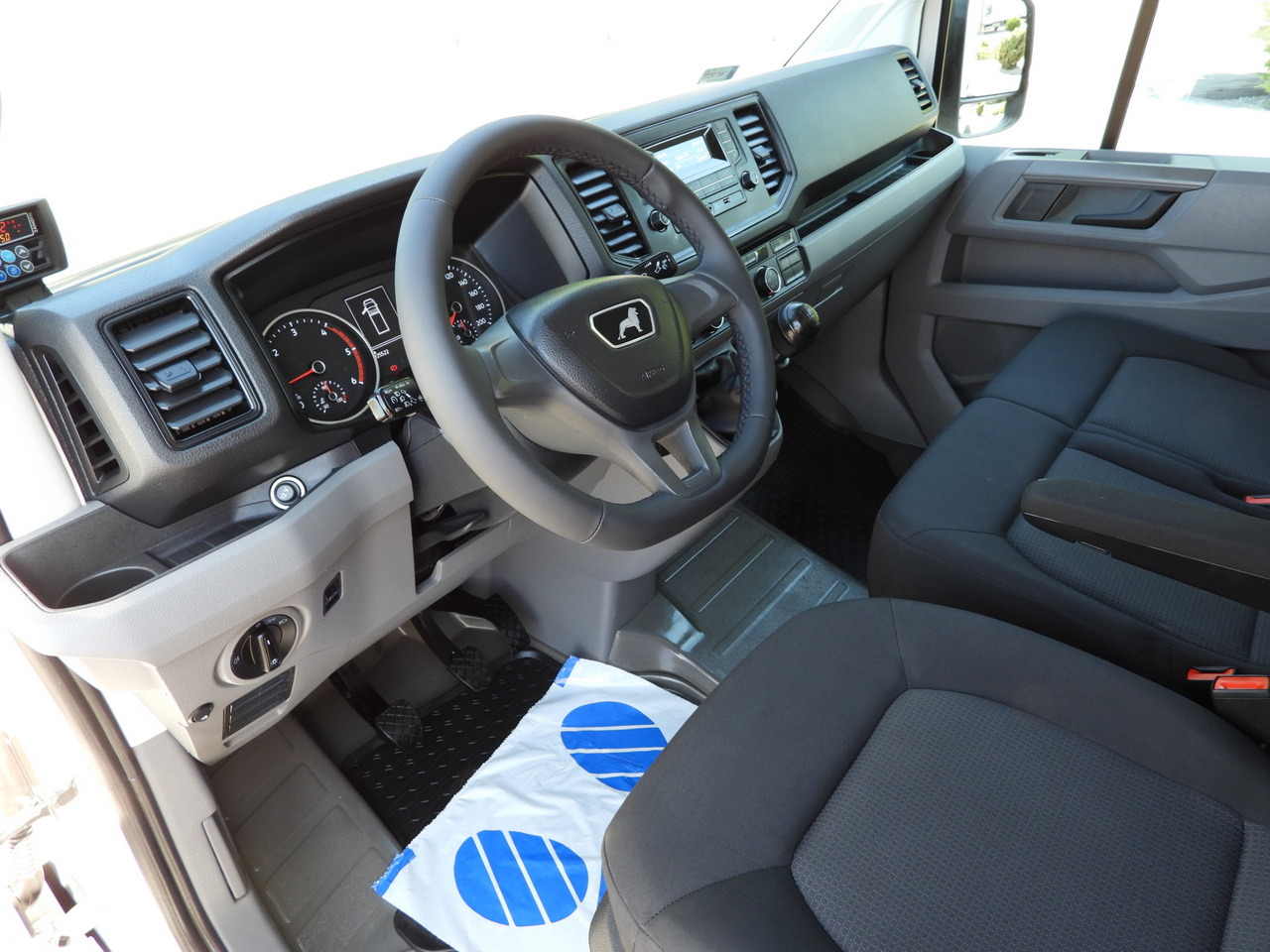 MAN TGE 3.140 REGRIGERATOR BOX -1*C 8 PALLETS HEATING FUNCTION CRUISE CONTROL PNEUMATICS AIR CONDITIONING 140HP - Хладилен бус: снимка 2 MAN TGE 3.140 REGRIGERATOR BOX -1*C 8 PALLETS HEATING FUNCTION CRUISE CONTROL PNEUMATICS AIR CONDITIONING 140HP - Хладилен бус: снимка 2