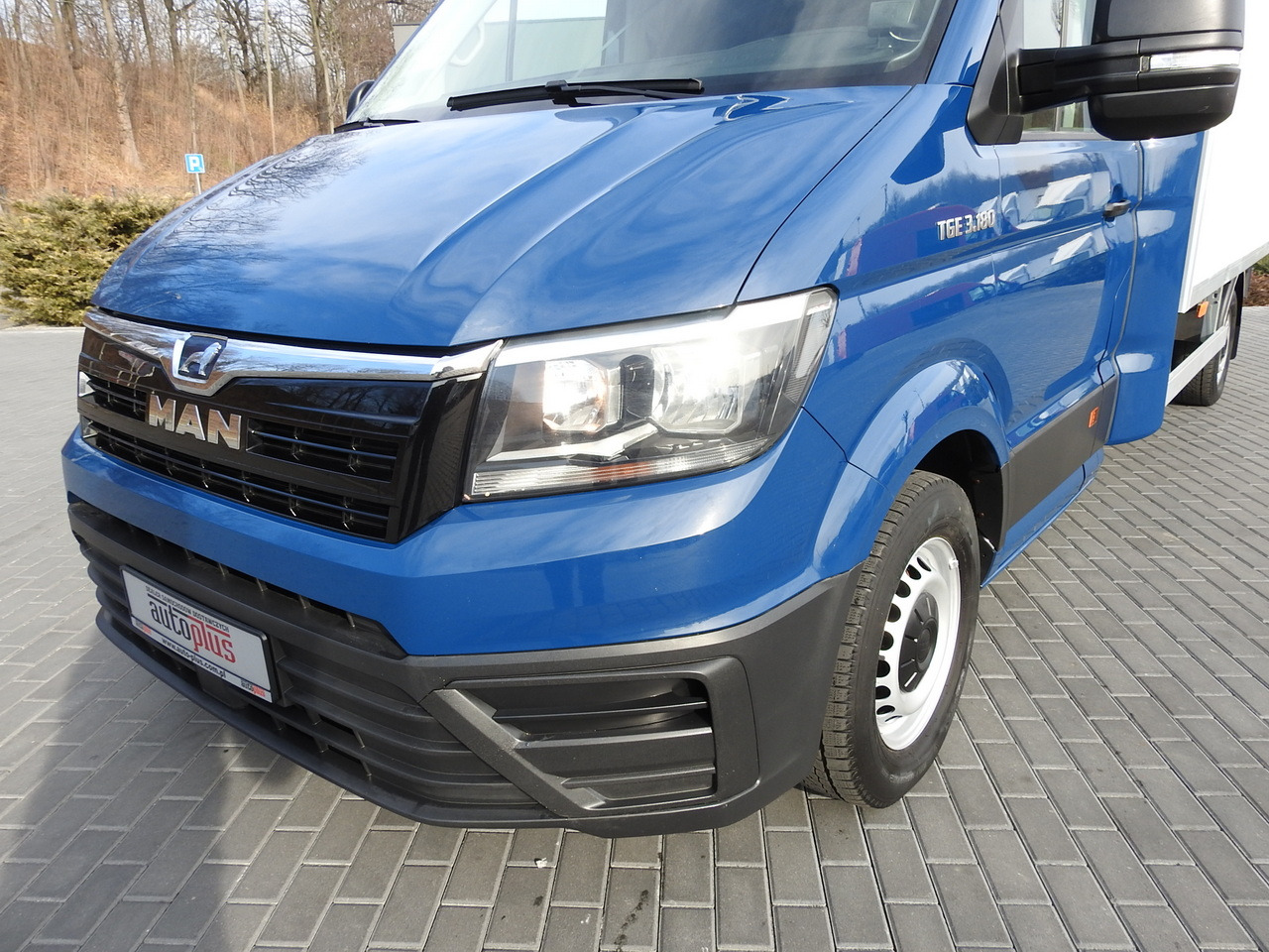 Хладилен бус MAN TGE 3.180 REGRIGERATOR BOX -5*C 8 PALLETS HEATING FUNCTION CRUISE CONTROL PNEUMATICS AIR CONDITIONING 180HP: снимка 19 Хладилен бус MAN TGE 3.180 REGRIGERATOR BOX -5*C 8 PALLETS HEATING FUNCTION CRUISE CONTROL PNEUMATICS AIR CONDITIONING 180HP: снимка 19