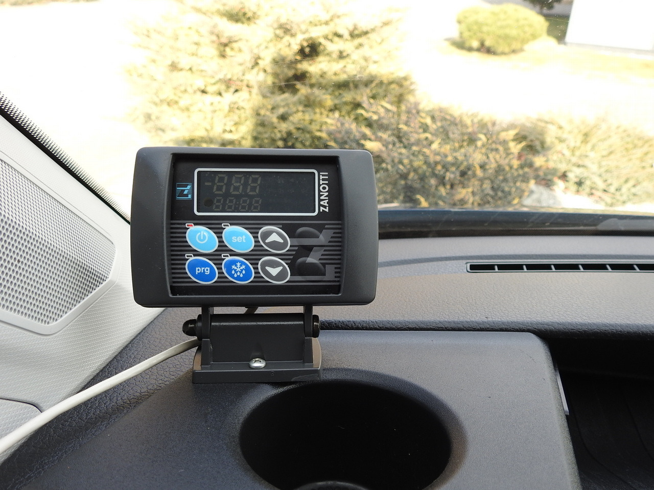 Хладилен бус MAN TGE 3.180 REGRIGERATOR BOX -5*C 8 PALLETS HEATING FUNCTION CRUISE CONTROL PNEUMATICS AIR CONDITIONING 180HP: снимка 30 Хладилен бус MAN TGE 3.180 REGRIGERATOR BOX -5*C 8 PALLETS HEATING FUNCTION CRUISE CONTROL PNEUMATICS AIR CONDITIONING 180HP: снимка 30