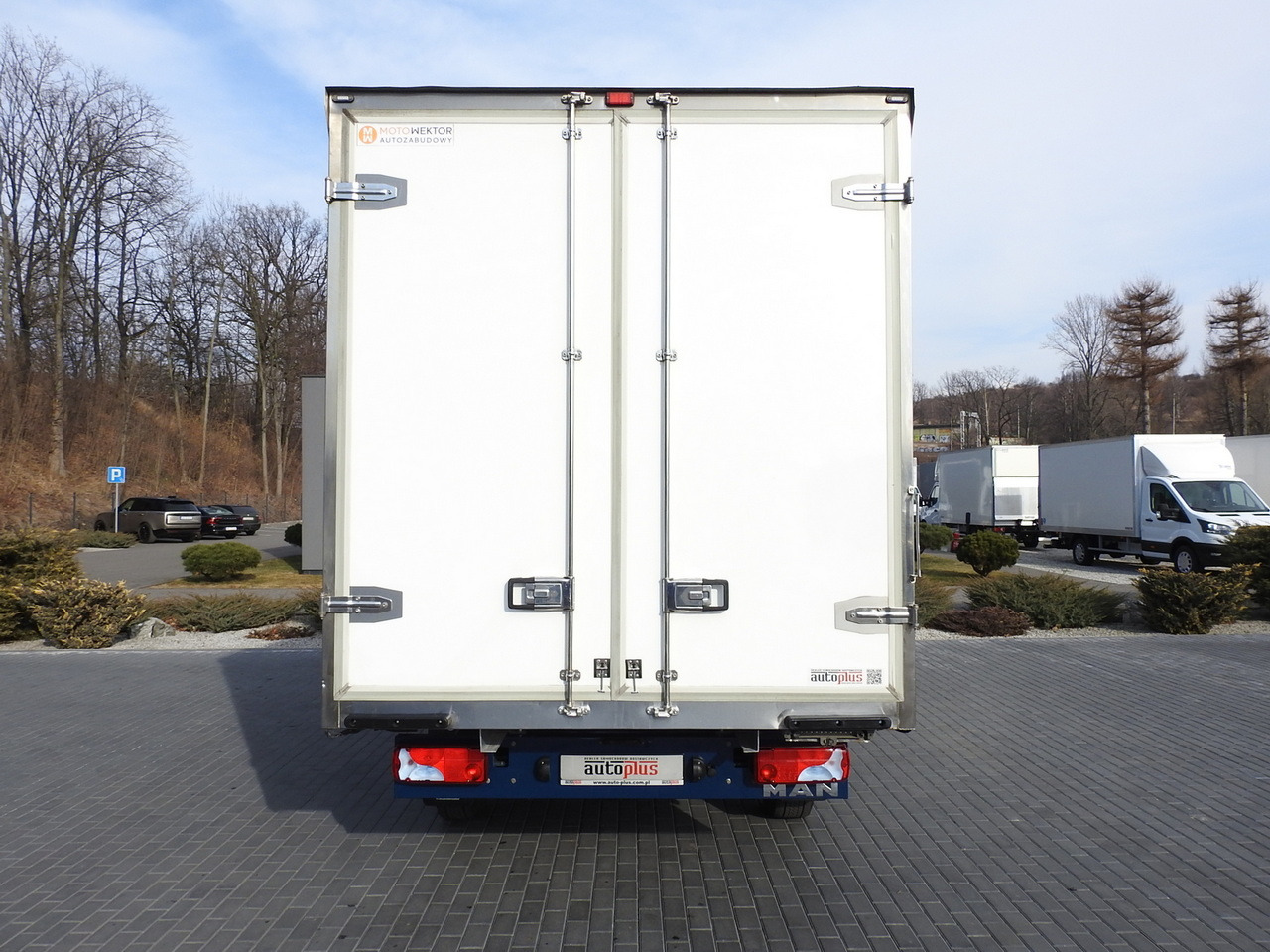 Хладилен бус MAN TGE 3.180 REGRIGERATOR BOX -5*C 8 PALLETS HEATING FUNCTION CRUISE CONTROL PNEUMATICS AIR CONDITIONING 180HP: снимка 11 Хладилен бус MAN TGE 3.180 REGRIGERATOR BOX -5*C 8 PALLETS HEATING FUNCTION CRUISE CONTROL PNEUMATICS AIR CONDITIONING 180HP: снимка 11