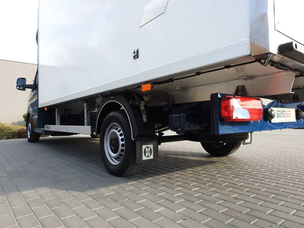 Хладилен бус MAN TGE 3.180 REGRIGERATOR BOX -5*C 8 PALLETS HEATING FUNCTION CRUISE CONTROL PNEUMATICS AIR CONDITIONING 180HP: снимка 16 Хладилен бус MAN TGE 3.180 REGRIGERATOR BOX -5*C 8 PALLETS HEATING FUNCTION CRUISE CONTROL PNEUMATICS AIR CONDITIONING 180HP: снимка 16