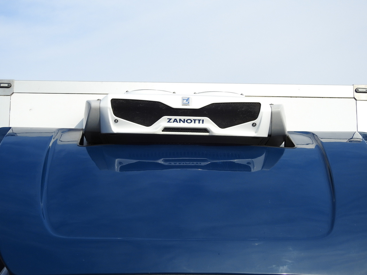 Хладилен бус MAN TGE 3.180 REGRIGERATOR BOX -5*C 8 PALLETS HEATING FUNCTION CRUISE CONTROL PNEUMATICS AIR CONDITIONING 180HP: снимка 15 Хладилен бус MAN TGE 3.180 REGRIGERATOR BOX -5*C 8 PALLETS HEATING FUNCTION CRUISE CONTROL PNEUMATICS AIR CONDITIONING 180HP: снимка 15