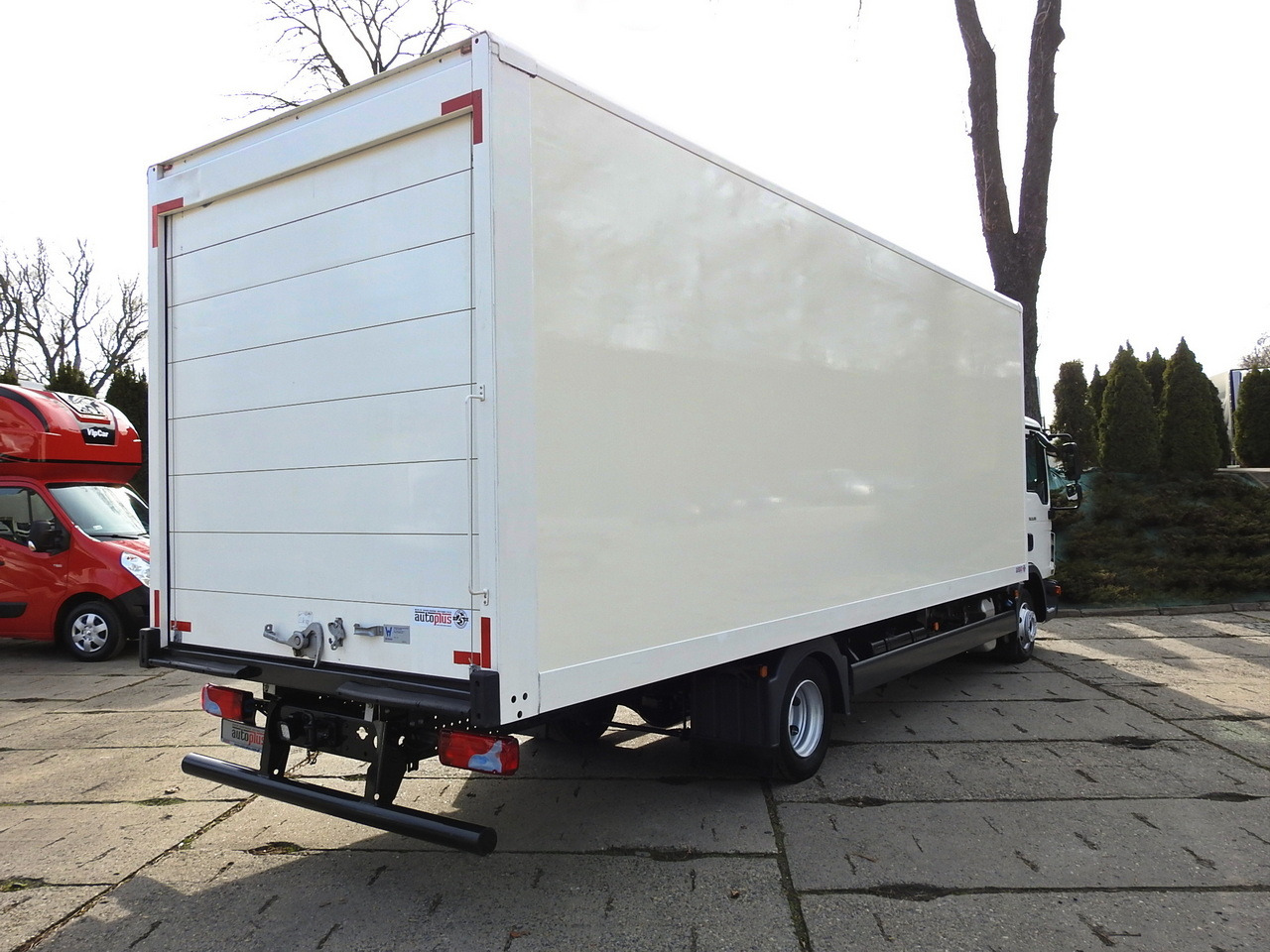 MAN TGL 8.18 BOX 16 PALLETS CRUISE CONTROL TWIN WHEELS 180HP - Лекотоварен автомобил фургон: снимка 3 MAN TGL 8.18 BOX 16 PALLETS CRUISE CONTROL TWIN WHEELS 180HP - Лекотоварен автомобил фургон: снимка 3
