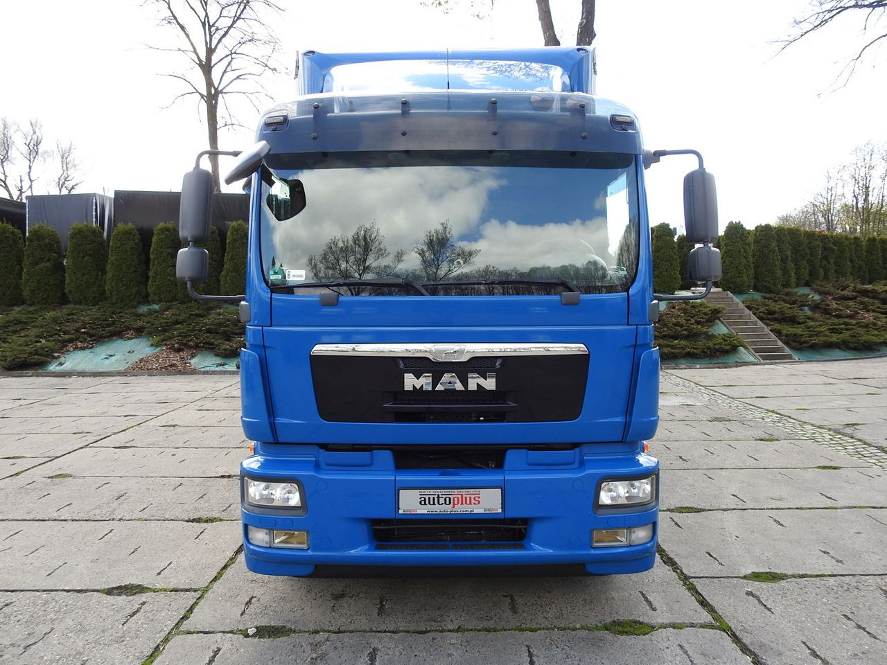 MAN TGM 15.290 TARPAULIN LIFT 18 PALLETS CRUISE CONTROL TWIN WHEELS AIR CONDITIONING 290HP - Камион с брезент: снимка 5 MAN TGM 15.290 TARPAULIN LIFT 18 PALLETS CRUISE CONTROL TWIN WHEELS AIR CONDITIONING 290HP - Камион с брезент: снимка 5