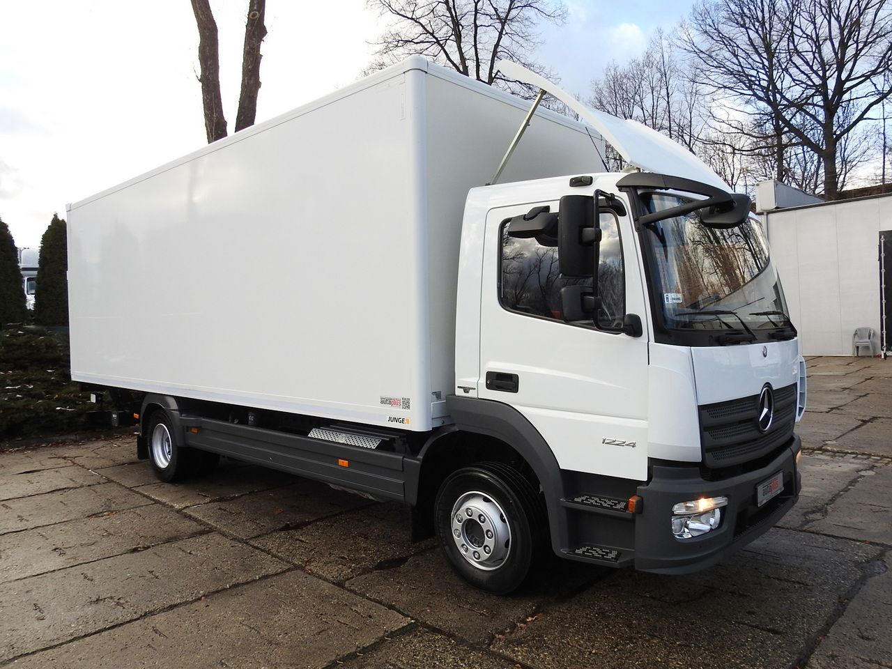 MERCEDES ATEGO 12.24 BOX LIFT 18 PALLETS CRUISE CONTROL AUTOMATIC TRANSMISSION TWIN WHEELS AIR CONDITIONING 240HP - Лекотоварен автомобил фургон: снимка 4 MERCEDES ATEGO 12.24 BOX LIFT 18 PALLETS CRUISE CONTROL AUTOMATIC TRANSMISSION TWIN WHEELS AIR CONDITIONING 240HP - Лекотоварен автомобил фургон: снимка 4