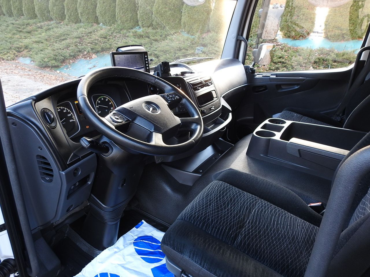 MERCEDES ATEGO 12.24 REGRIGERATOR BOX -10*C LIFT 16 PALLETS HEATING FUNCTION WEBASTO CRUISE CONTROL PNEUMATICS AIR CONDITIONING 240HP - Рефрижератор камион: снимка 2 MERCEDES ATEGO 12.24 REGRIGERATOR BOX -10*C LIFT 16 PALLETS HEATING FUNCTION WEBASTO CRUISE CONTROL PNEUMATICS AIR CONDITIONING 240HP - Рефрижератор камион: снимка 2