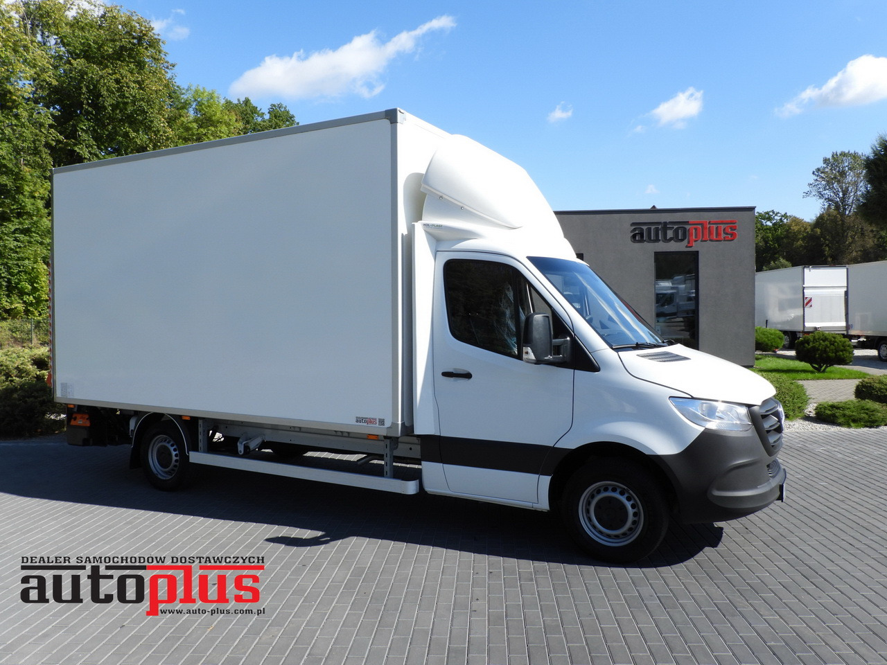 MERCEDES SPRINTER 315 BOX LIFT 8 PALLETS AIR CONDITIONING  150HP - Хладилен бус: снимка 1 MERCEDES SPRINTER 315 BOX LIFT 8 PALLETS AIR CONDITIONING  150HP - Хладилен бус: снимка 1