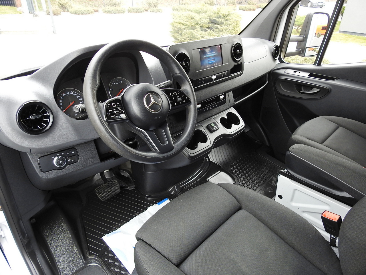 MERCEDES SPRINTER 316 TARPAULIN 10 PALLETS WEBASTO CRUISE CONTROL LED LIGHTS PNEUMATICS AUTOMATIC TRANSMISSION AIR CONDITIONING 160HP - Брезентов бус: снимка 2 MERCEDES SPRINTER 316 TARPAULIN 10 PALLETS WEBASTO CRUISE CONTROL LED LIGHTS PNEUMATICS AUTOMATIC TRANSMISSION AIR CONDITIONING 160HP - Брезентов бус: снимка 2