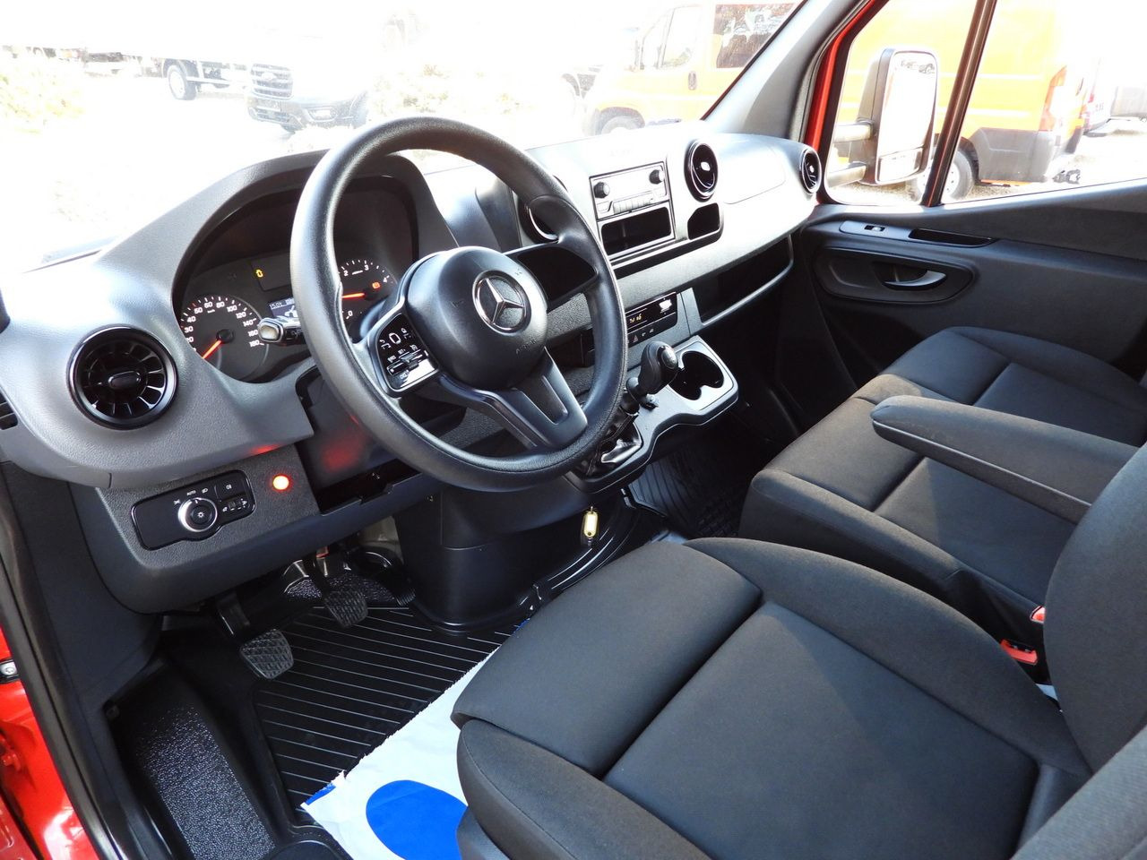 MERCEDES SPRINTER 316 TARPAULIN LIFT 8 PALLETS WEBASTO CRUISE CONTROL AIR CONDITIONING  160HP - Брезентов бус: снимка 2 MERCEDES SPRINTER 316 TARPAULIN LIFT 8 PALLETS WEBASTO CRUISE CONTROL AIR CONDITIONING  160HP - Брезентов бус: снимка 2