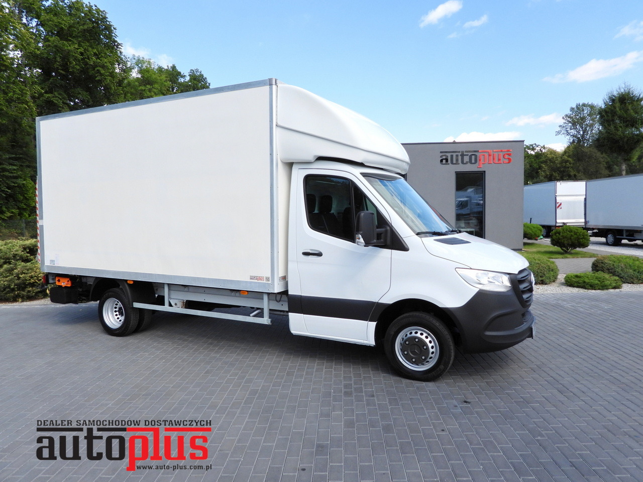 MERCEDES SPRINTER 514 BOX LIFT 8 PALLETS CRUISE CONTROL TWIN WHEELS AIR CONDITIONING  140HP - Хладилен бус: снимка 1 MERCEDES SPRINTER 514 BOX LIFT 8 PALLETS CRUISE CONTROL TWIN WHEELS AIR CONDITIONING  140HP - Хладилен бус: снимка 1
