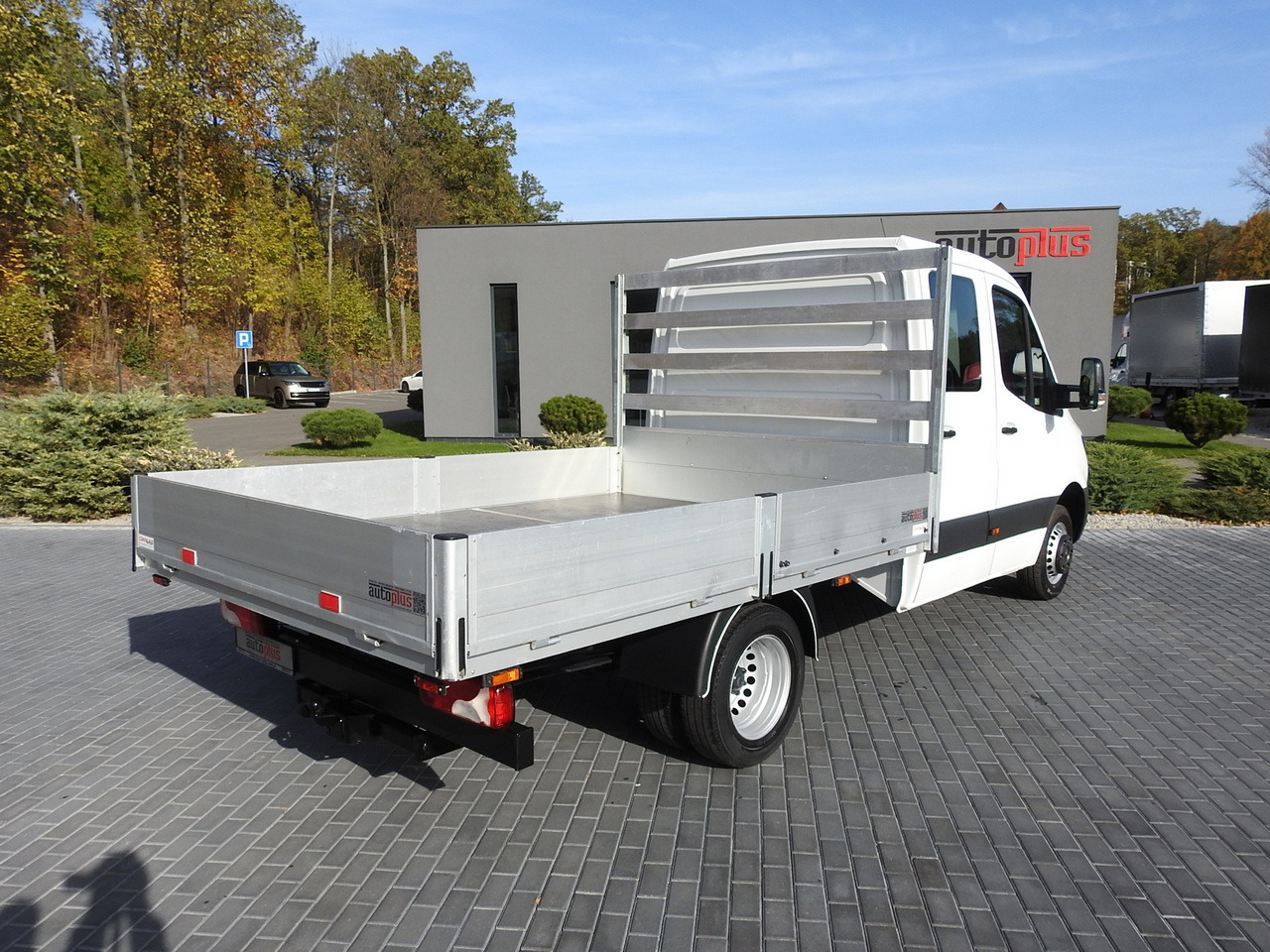 MERCEDES SPRINTER 516 STAKE BODY DOUBLE CABIN DOKA 6 SEATS CRUISE CONTROL AIR CONDITIONING TWIN WHEELS 160HP - Бус с двойна кабина: снимка 3 MERCEDES SPRINTER 516 STAKE BODY DOUBLE CABIN DOKA 6 SEATS CRUISE CONTROL AIR CONDITIONING TWIN WHEELS 160HP - Бус с двойна кабина: снимка 3