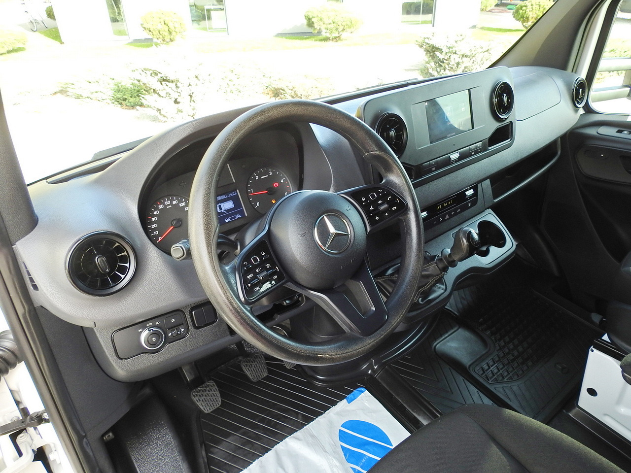 MERCEDES SPRINTER 516 STAKE BODY DOUBLE CABIN DOKA 6 SEATS CRUISE CONTROL AIR CONDITIONING TWIN WHEELS 160HP - Бус с двойна кабина: снимка 2 MERCEDES SPRINTER 516 STAKE BODY DOUBLE CABIN DOKA 6 SEATS CRUISE CONTROL AIR CONDITIONING TWIN WHEELS 160HP - Бус с двойна кабина: снимка 2