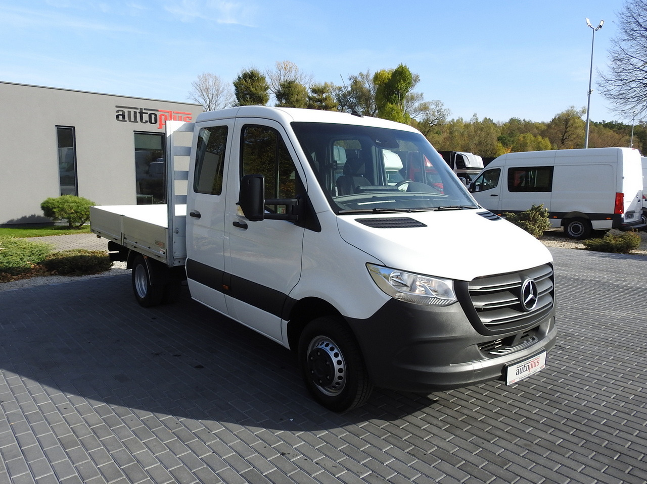 MERCEDES SPRINTER 516 STAKE BODY DOUBLE CABIN DOKA 6 SEATS CRUISE CONTROL AIR CONDITIONING TWIN WHEELS 160HP - Бус с двойна кабина: снимка 4 MERCEDES SPRINTER 516 STAKE BODY DOUBLE CABIN DOKA 6 SEATS CRUISE CONTROL AIR CONDITIONING TWIN WHEELS 160HP - Бус с двойна кабина: снимка 4