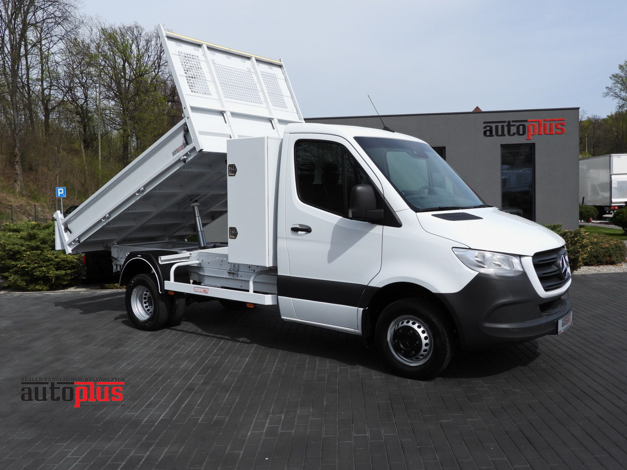MERCEDES SPRINTER 516 TIPPER CRUISE CONTROL TWIN WHEELS AIR CONDITIONING 160HP - Бус самосвал: снимка 1 MERCEDES SPRINTER 516 TIPPER CRUISE CONTROL TWIN WHEELS AIR CONDITIONING 160HP - Бус самосвал: снимка 1