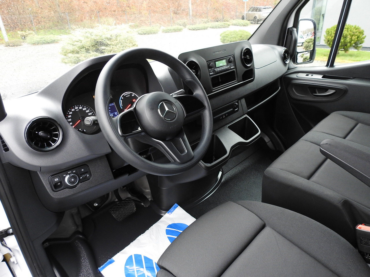 MERCEDES eSprinter NEW ELECTRIC VAN AUTOMATIC TRANSMISSION GUARANTEE 95HP - Товарен бус, Електрически бус: снимка 2 MERCEDES eSprinter NEW ELECTRIC VAN AUTOMATIC TRANSMISSION GUARANTEE 95HP - Товарен бус, Електрически бус: снимка 2