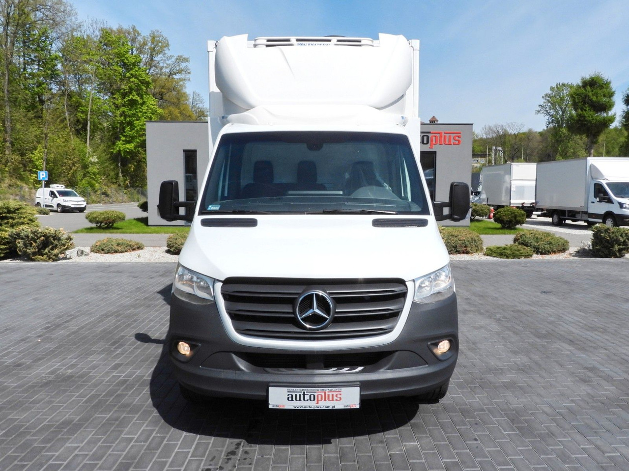 Mercedes-Benz SPRINTER 316 KÜHLKOFFER 0*C AUFZUG 8 PALETTEN - Хладилен бус: снимка 5 Mercedes-Benz SPRINTER 316 KÜHLKOFFER 0*C AUFZUG 8 PALETTEN - Хладилен бус: снимка 5