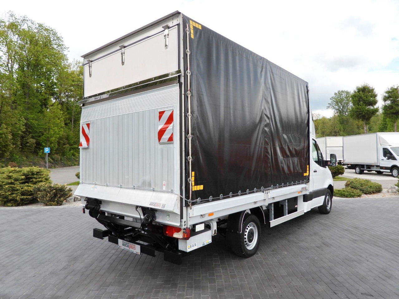 Mercedes-Benz SPRINTER 316 PRITSCHE PLANE AUFZUG 8 PALETTEN - Брезентов бус, Бус с двойна кабина: снимка 3 Mercedes-Benz SPRINTER 316 PRITSCHE PLANE AUFZUG 8 PALETTEN - Брезентов бус, Бус с двойна кабина: снимка 3