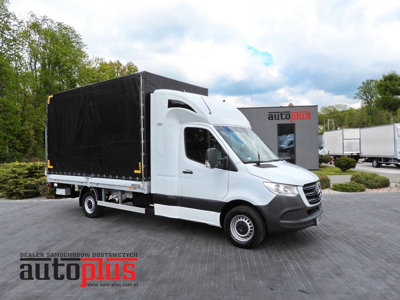 Mercedes-Benz SPRINTER 316 PRITSCHE PLANE AUFZUG 8 PALETTEN - Брезентов бус, Бус с двойна кабина: снимка 1 Mercedes-Benz SPRINTER 316 PRITSCHE PLANE AUFZUG 8 PALETTEN - Брезентов бус, Бус с двойна кабина: снимка 1
