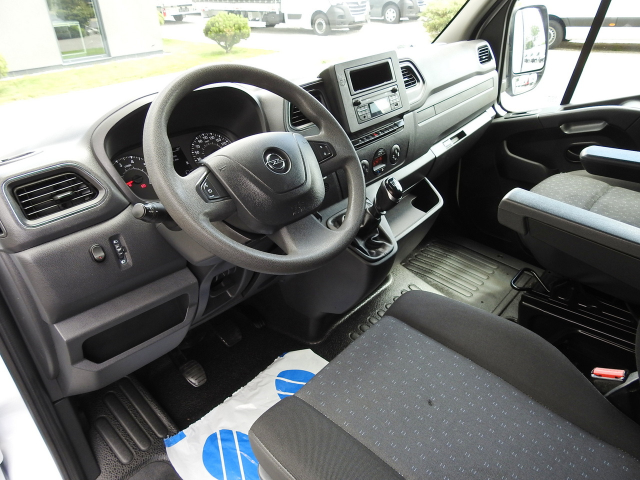 OPEL MOVANO TARPAULIN 10 PALLETS WEBASTO CRUISE CONTROL AIR CONDITIONING PNEUMATICS 165HP - Брезентов бус: снимка 2 OPEL MOVANO TARPAULIN 10 PALLETS WEBASTO CRUISE CONTROL AIR CONDITIONING PNEUMATICS 165HP - Брезентов бус: снимка 2