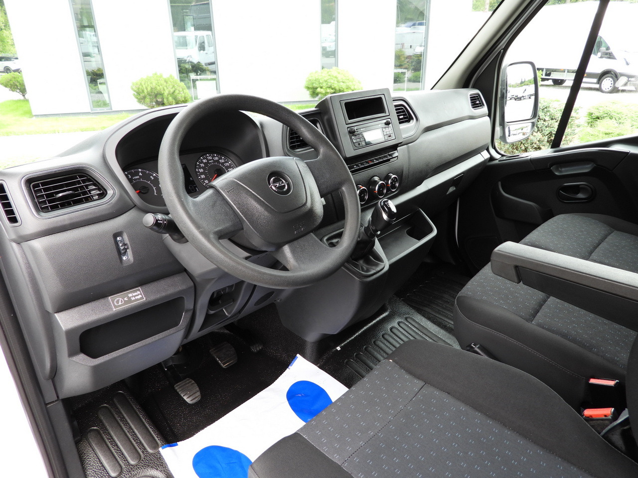 OPEL MOVANO TIPPER DOUBLE CABIN DOKA 7 SEATS LED LIGHTS TWIN WHEELS AIR CONDITIONING 145HP - Бус самосвал: снимка 2 OPEL MOVANO TIPPER DOUBLE CABIN DOKA 7 SEATS LED LIGHTS TWIN WHEELS AIR CONDITIONING 145HP - Бус самосвал: снимка 2