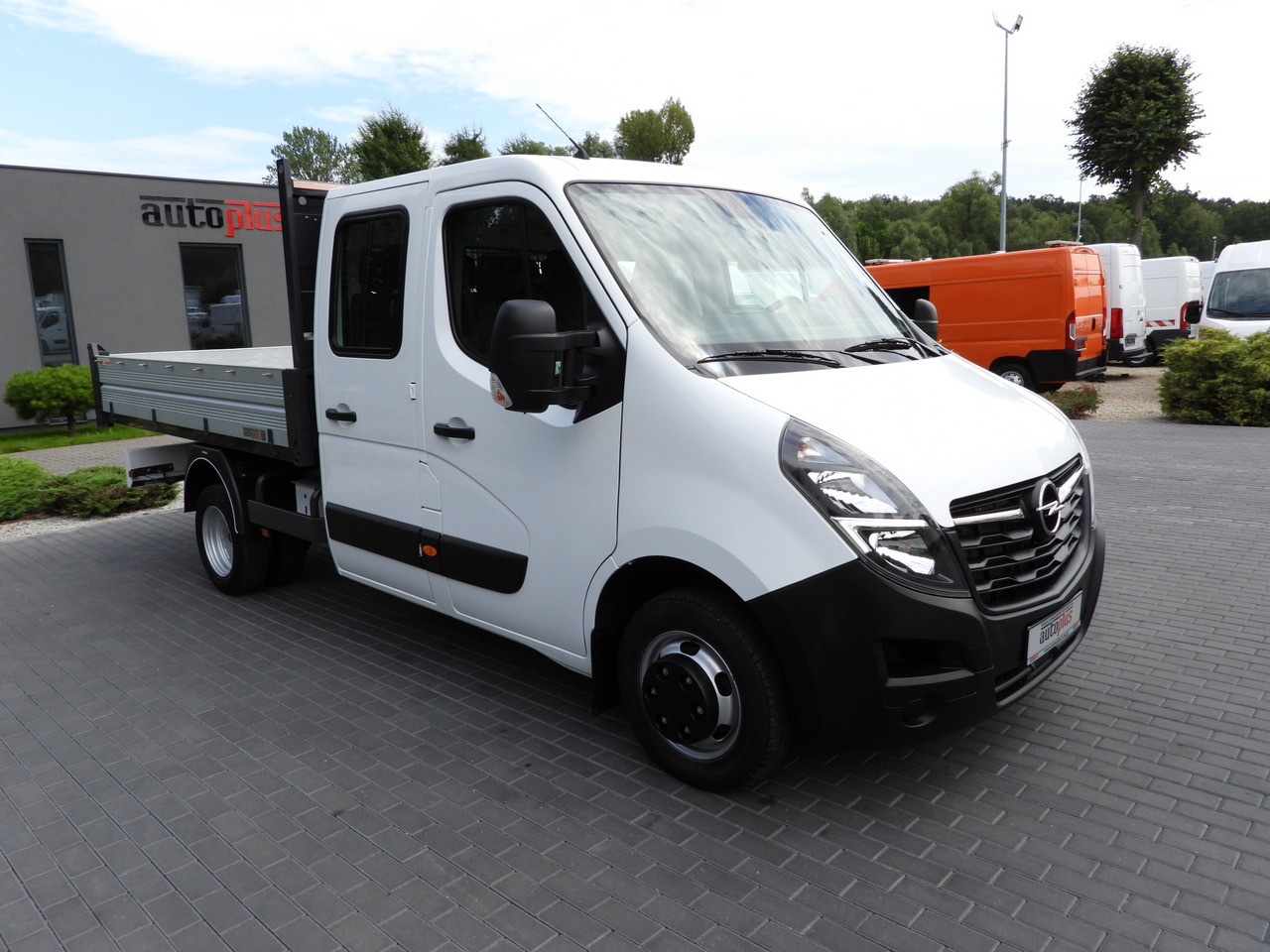OPEL MOVANO TIPPER DOUBLE CABIN DOKA 7 SEATS LED LIGHTS TWIN WHEELS AIR CONDITIONING 145HP - Бус самосвал: снимка 4 OPEL MOVANO TIPPER DOUBLE CABIN DOKA 7 SEATS LED LIGHTS TWIN WHEELS AIR CONDITIONING 145HP - Бус самосвал: снимка 4