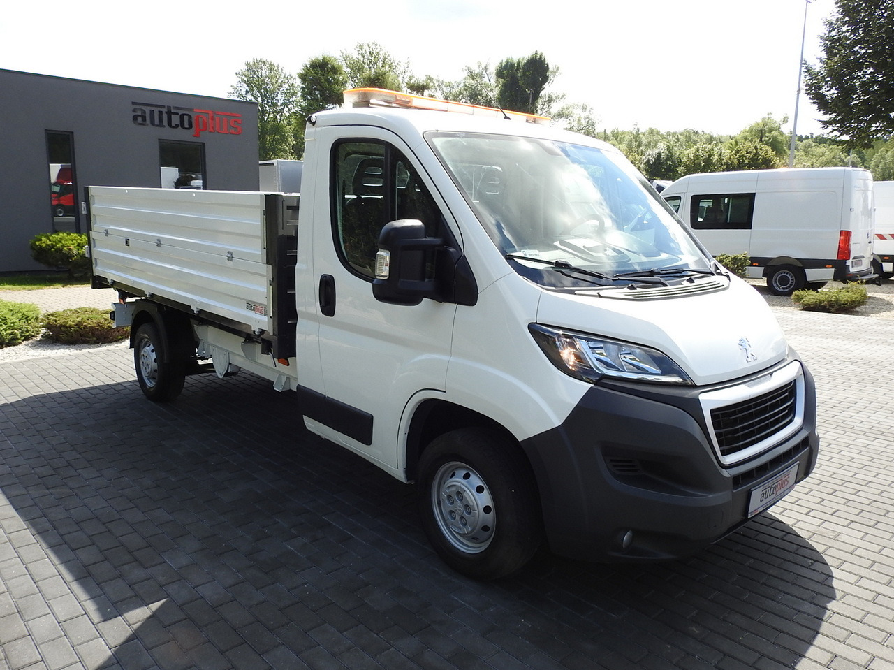 PEUGEOT BOXER THREE-WAY TIPPER AIR CONDITIONING 130HP - Самосвал камион: снимка 4 PEUGEOT BOXER THREE-WAY TIPPER AIR CONDITIONING 130HP - Самосвал камион: снимка 4