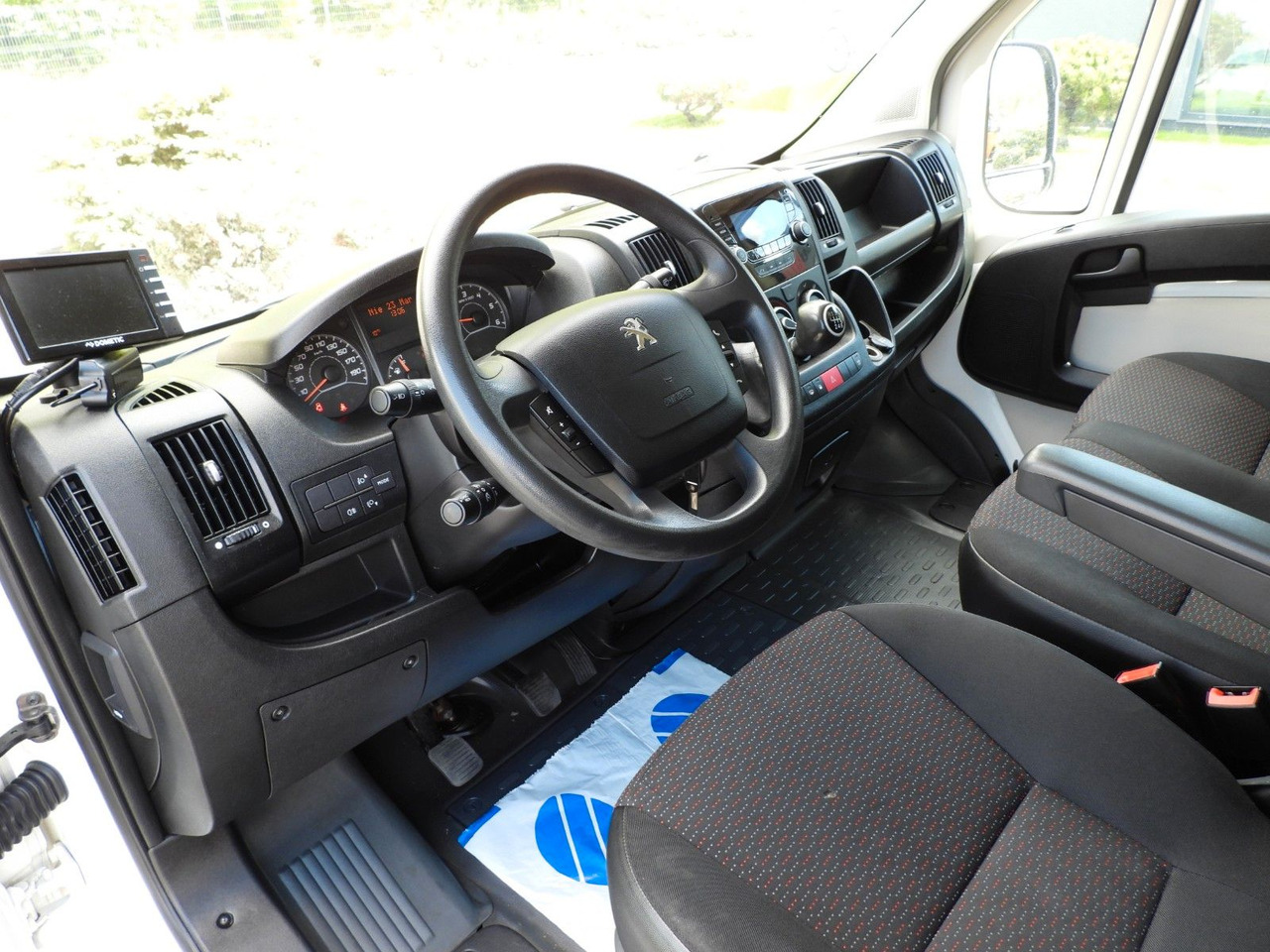 Peugeot BOXER KOFFER 8 PALETTEN TEMPOMAT KLIMAANLAGE Peugeot BOXER KOFFER 8 PALETTEN TEMPOMAT KLIMAANLAGE - Лекотоварен автомобил фургон: снимка 2 Peugeot BOXER KOFFER 8 PALETTEN TEMPOMAT KLIMAANLAGE Peugeot BOXER KOFFER 8 PALETTEN TEMPOMAT KLIMAANLAGE - Лекотоварен автомобил фургон: снимка 2