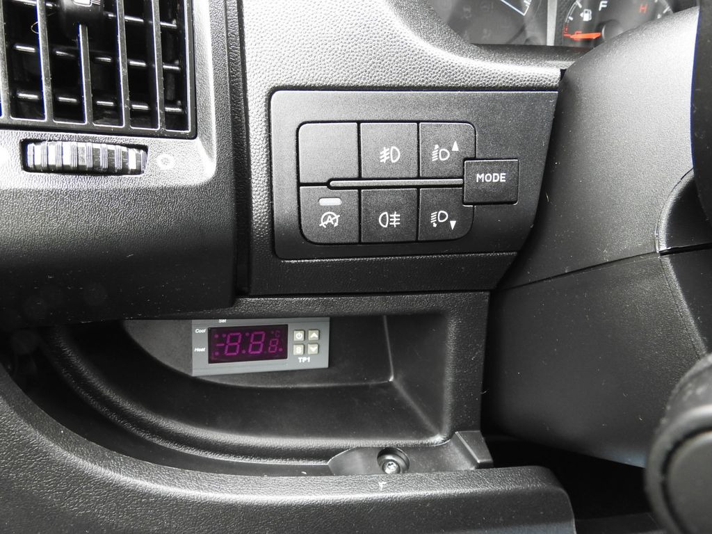 Хладилен бус Peugeot BOXER KÜHLKASTENWAGEN 0*C TEMPOMAT NAVIGATION: снимка 20