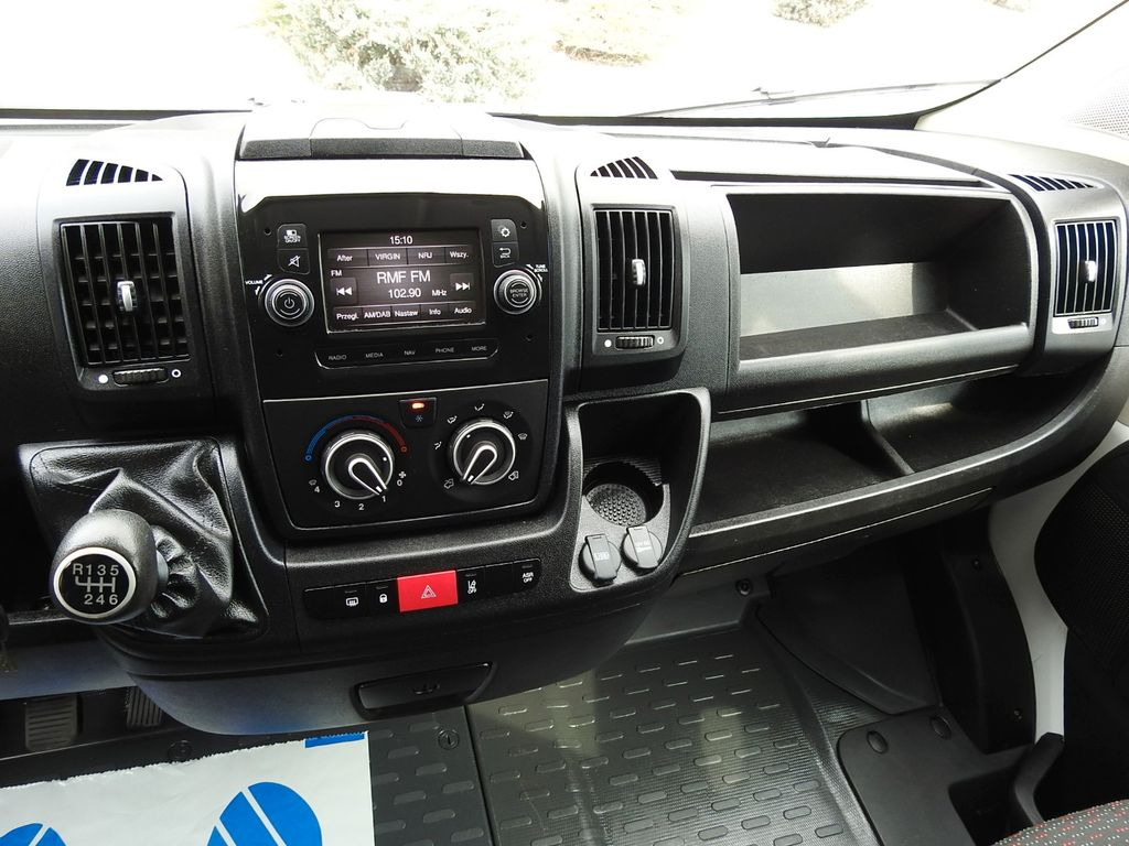 Хладилен бус Peugeot BOXER KÜHLKASTENWAGEN 0*C TEMPOMAT NAVIGATION: снимка 24