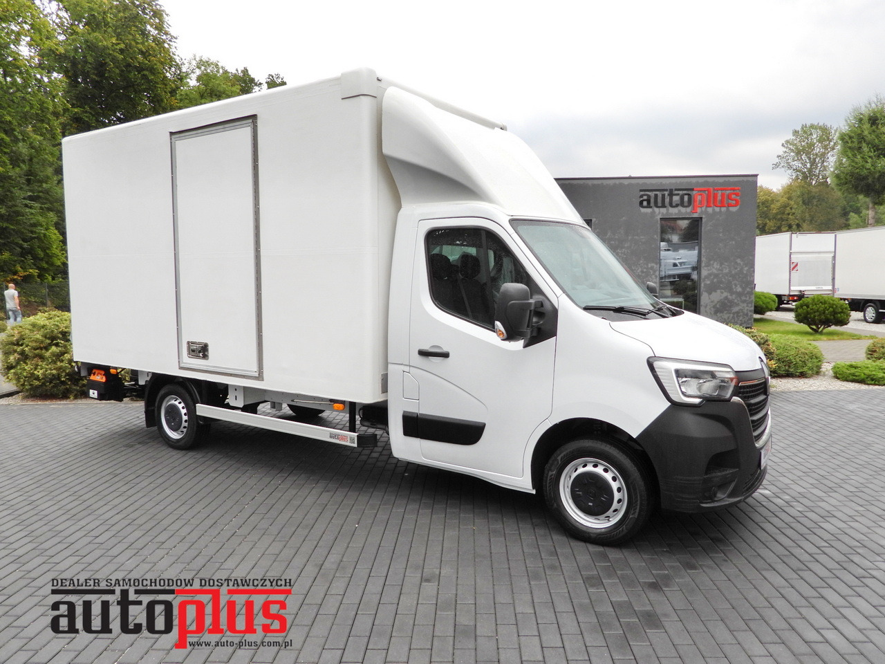 RENAULT MASTER BOX LIFT 8 PALLETS CRUISE CONTROL LED LIGHTS AIR CONDITIONING 145HP - Лекотоварен автомобил фургон: снимка 1 RENAULT MASTER BOX LIFT 8 PALLETS CRUISE CONTROL LED LIGHTS AIR CONDITIONING 145HP - Лекотоварен автомобил фургон: снимка 1