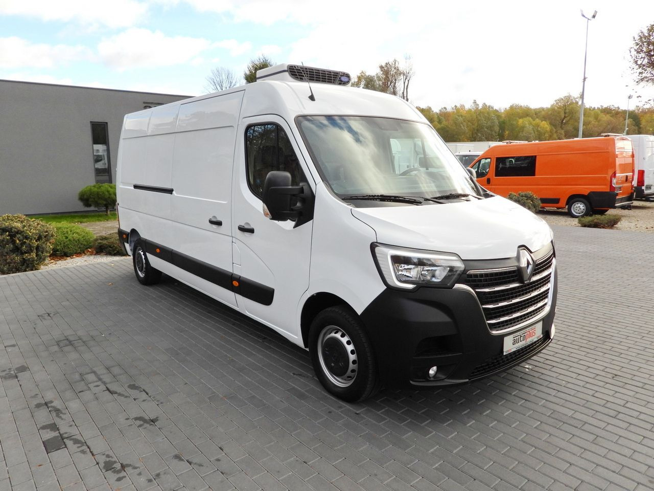 RENAULT MASTER REFRIGERATOR VAN 0*C CRUISE CONTROL LED LIGHTS AIR CONDITIONING 135HP - Хладилен бус: снимка 4 RENAULT MASTER REFRIGERATOR VAN 0*C CRUISE CONTROL LED LIGHTS AIR CONDITIONING 135HP - Хладилен бус: снимка 4