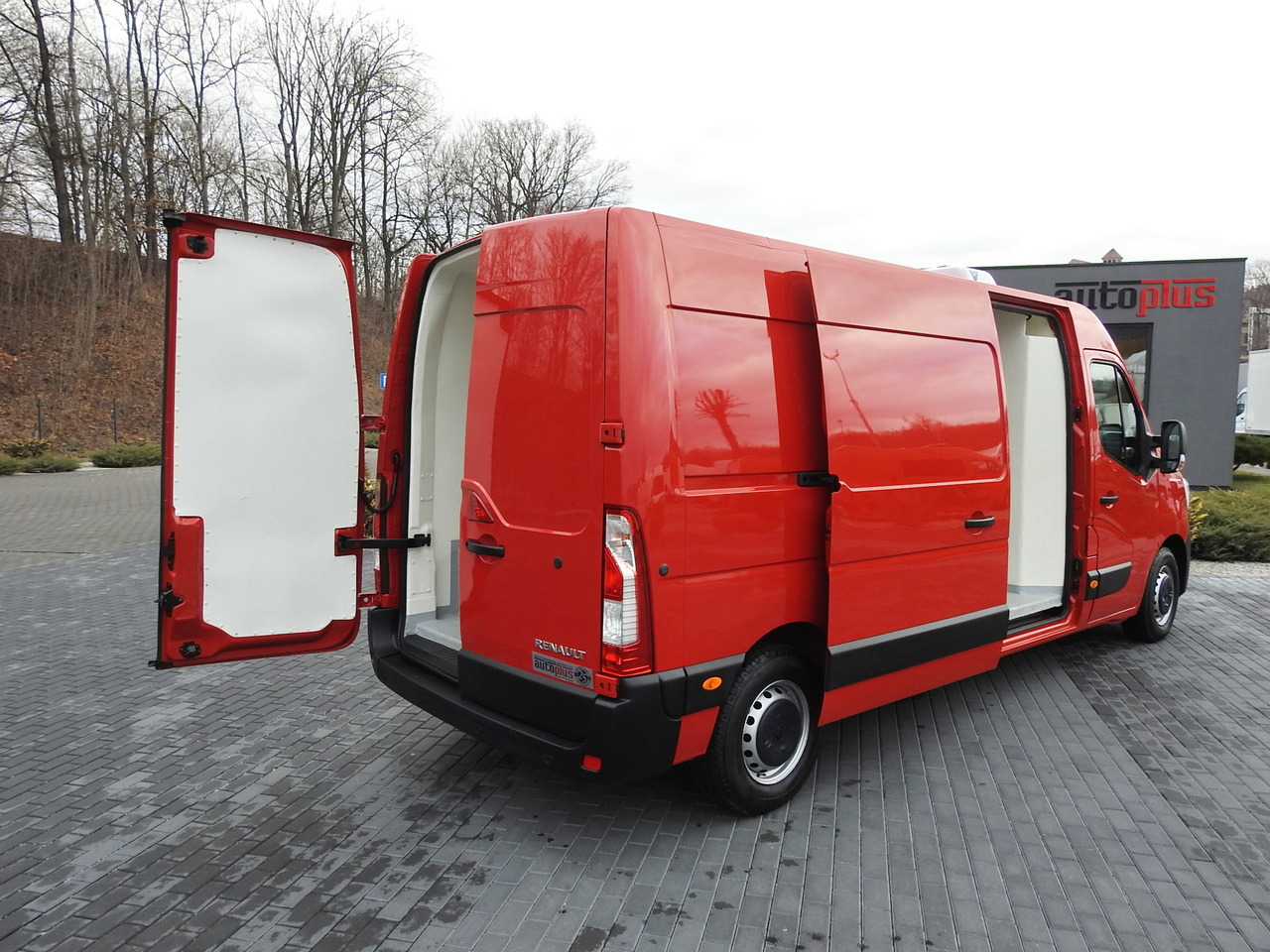 RENAULT MASTER REFRIGERATOR VAN 1*C CRUISE CONTROL AIR CONDITIONING LED LIGHTS 135HP - Хладилен бус: снимка 3 RENAULT MASTER REFRIGERATOR VAN 1*C CRUISE CONTROL AIR CONDITIONING LED LIGHTS 135HP - Хладилен бус: снимка 3