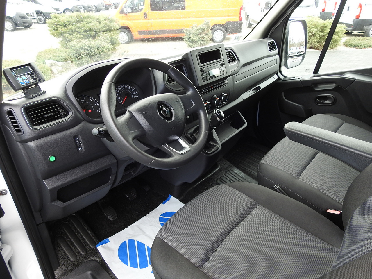 RENAULT MASTER REGRIGERATOR BOX 0*C LED LIGHTS AIR CONDITIONING 145HP - Хладилен бус: снимка 2 RENAULT MASTER REGRIGERATOR BOX 0*C LED LIGHTS AIR CONDITIONING 145HP - Хладилен бус: снимка 2