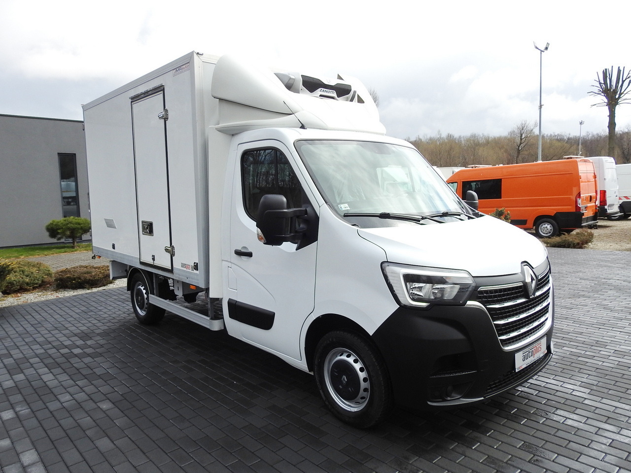 RENAULT MASTER REGRIGERATOR BOX 0*C LED LIGHTS AIR CONDITIONING 145HP - Хладилен бус: снимка 4 RENAULT MASTER REGRIGERATOR BOX 0*C LED LIGHTS AIR CONDITIONING 145HP - Хладилен бус: снимка 4