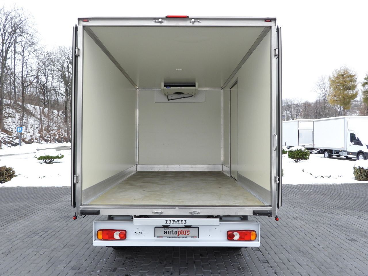 Хладилен бус RENAULT MASTER REGRIGERATOR BOX 0*C LED LIGHTS AIR CONDITIONING 165HP: снимка 12 Хладилен бус RENAULT MASTER REGRIGERATOR BOX 0*C LED LIGHTS AIR CONDITIONING 165HP: снимка 12