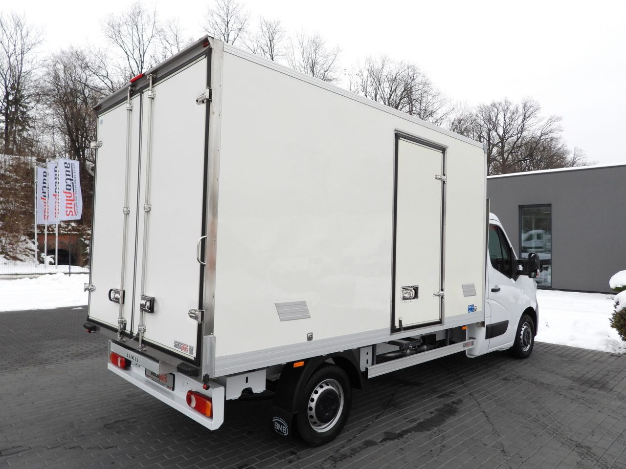 Хладилен бус RENAULT MASTER REGRIGERATOR BOX 0*C LED LIGHTS AIR CONDITIONING 165HP: снимка 14 Хладилен бус RENAULT MASTER REGRIGERATOR BOX 0*C LED LIGHTS AIR CONDITIONING 165HP: снимка 14