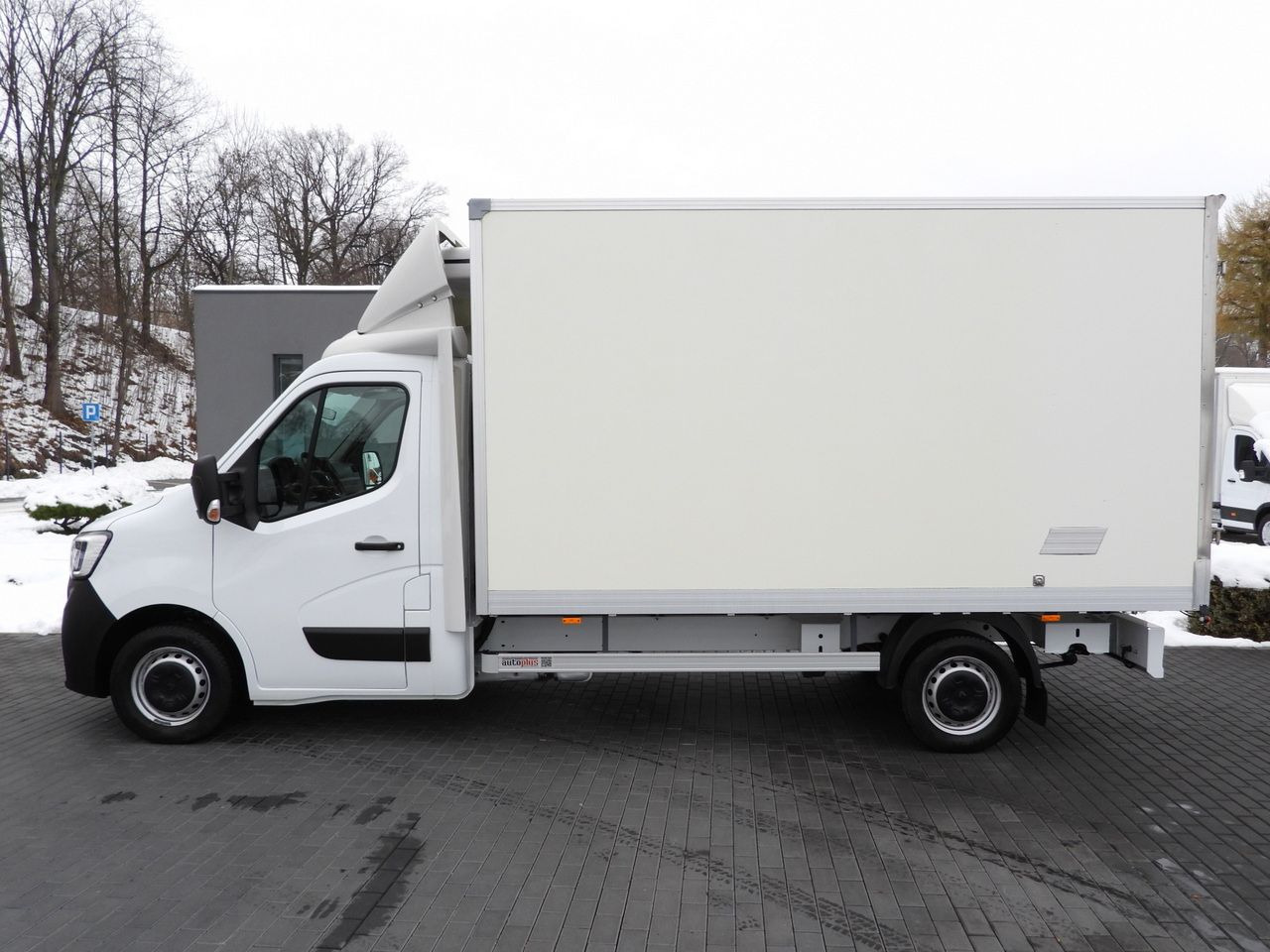 Хладилен бус RENAULT MASTER REGRIGERATOR BOX 0*C LED LIGHTS AIR CONDITIONING 165HP: снимка 9 Хладилен бус RENAULT MASTER REGRIGERATOR BOX 0*C LED LIGHTS AIR CONDITIONING 165HP: снимка 9