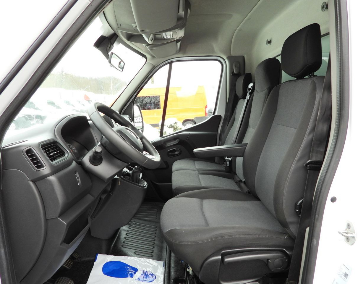 Хладилен бус RENAULT MASTER REGRIGERATOR BOX 0*C LED LIGHTS AIR CONDITIONING 165HP: снимка 26 Хладилен бус RENAULT MASTER REGRIGERATOR BOX 0*C LED LIGHTS AIR CONDITIONING 165HP: снимка 26