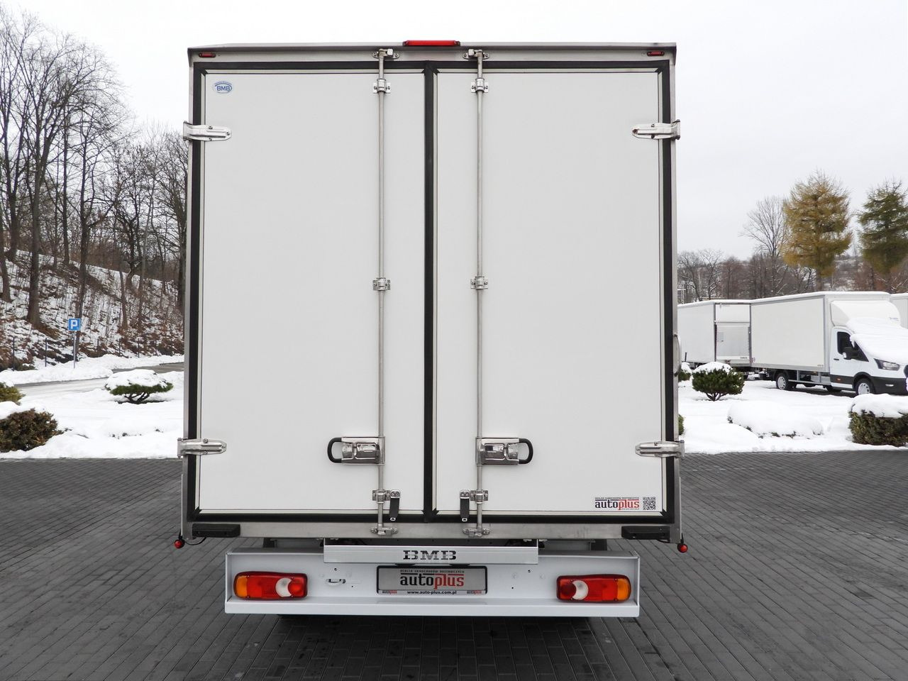 Хладилен бус RENAULT MASTER REGRIGERATOR BOX 0*C LED LIGHTS AIR CONDITIONING 165HP: снимка 11 Хладилен бус RENAULT MASTER REGRIGERATOR BOX 0*C LED LIGHTS AIR CONDITIONING 165HP: снимка 11