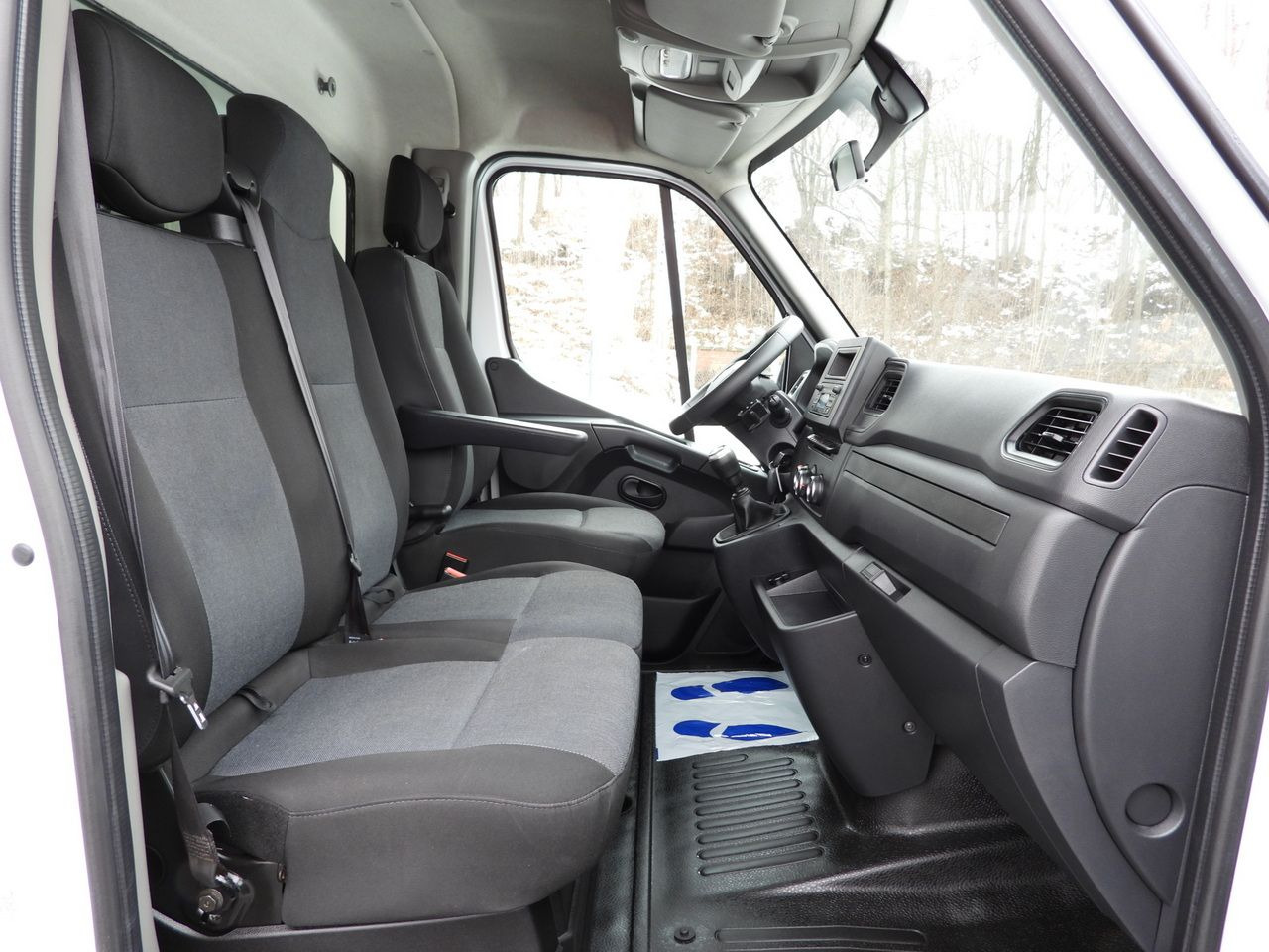 Хладилен бус RENAULT MASTER REGRIGERATOR BOX 0*C LED LIGHTS AIR CONDITIONING 165HP: снимка 34 Хладилен бус RENAULT MASTER REGRIGERATOR BOX 0*C LED LIGHTS AIR CONDITIONING 165HP: снимка 34