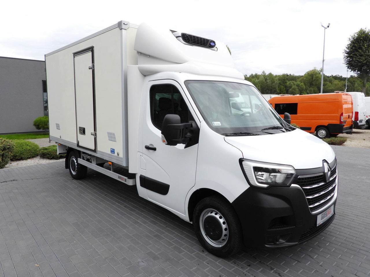 RENAULT MASTER REGRIGERATOR BOX 1*C LED LIGHTS AIR CONDITIONING 165HP - Хладилен бус: снимка 4 RENAULT MASTER REGRIGERATOR BOX 1*C LED LIGHTS AIR CONDITIONING 165HP - Хладилен бус: снимка 4