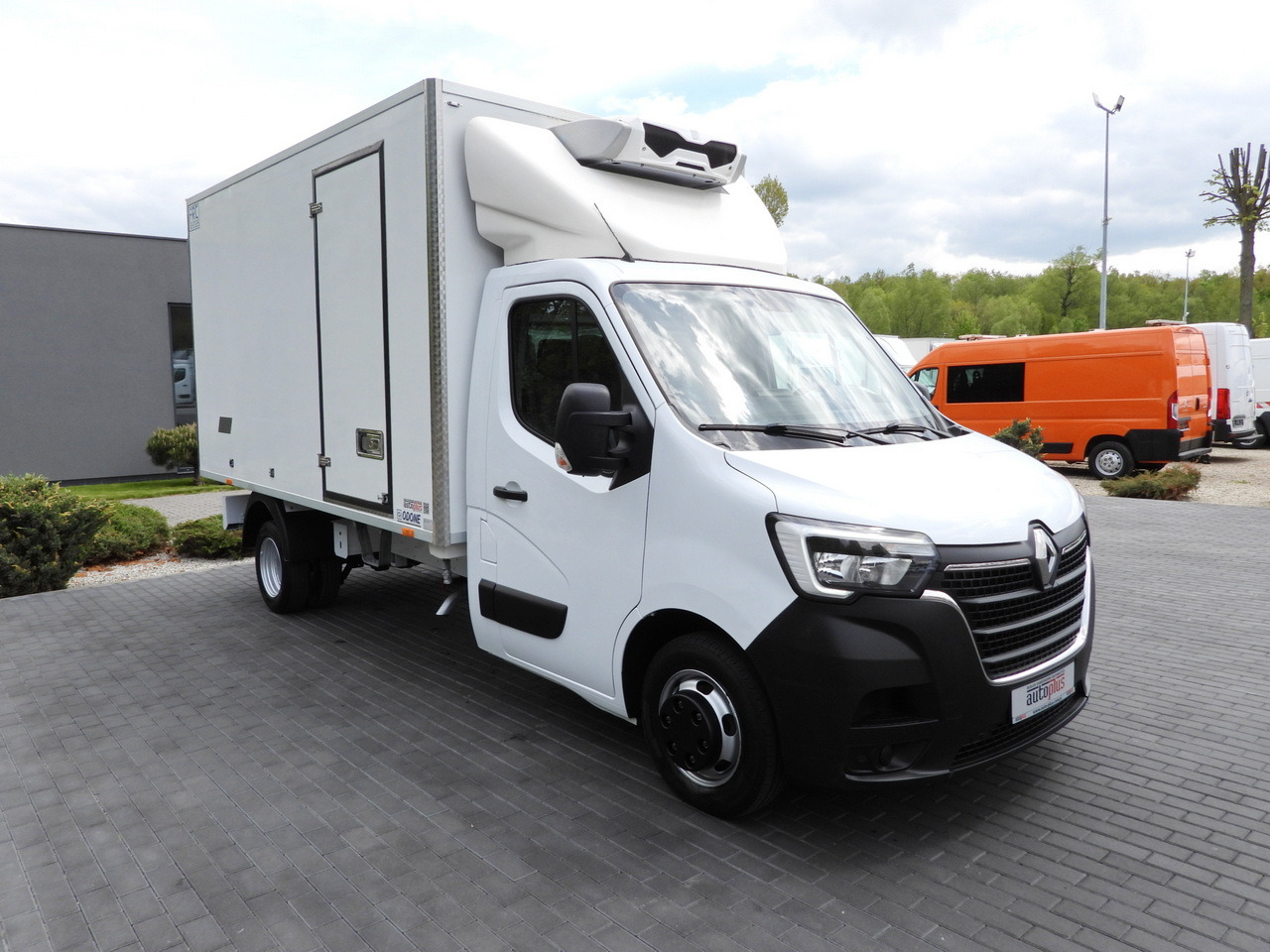 RENAULT MASTER REGRIGERATOR BOX -10*C CRUISE CONTROL LED LIGHTS TWIN WHEELS AIR CONDITIONING 145HP - Хладилен бус: снимка 4 RENAULT MASTER REGRIGERATOR BOX -10*C CRUISE CONTROL LED LIGHTS TWIN WHEELS AIR CONDITIONING 145HP - Хладилен бус: снимка 4