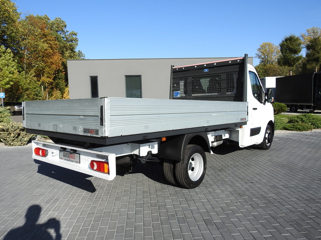 RENAULT MASTER STAKE BODY CRUISE CONTROL AIR CONDITIONING LED LIGHTS TWIN WHEELS 130HP - Бордови бус: снимка 3 RENAULT MASTER STAKE BODY CRUISE CONTROL AIR CONDITIONING LED LIGHTS TWIN WHEELS 130HP - Бордови бус: снимка 3