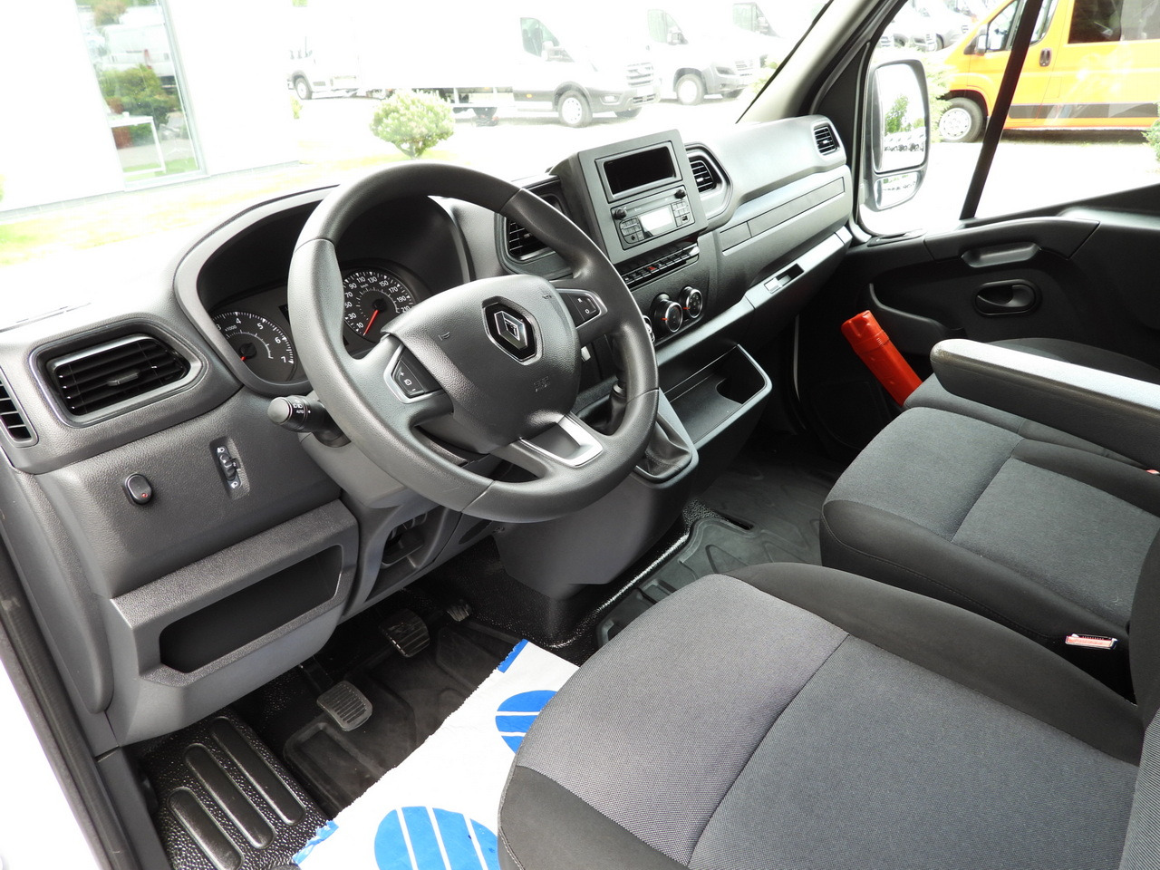 RENAULT MASTER TARPAULIN 10 PALLETS CRUISE CONTROL LED LIGHTS AIR CONDITIONING 165HP - Брезентов бус: снимка 2 RENAULT MASTER TARPAULIN 10 PALLETS CRUISE CONTROL LED LIGHTS AIR CONDITIONING 165HP - Брезентов бус: снимка 2