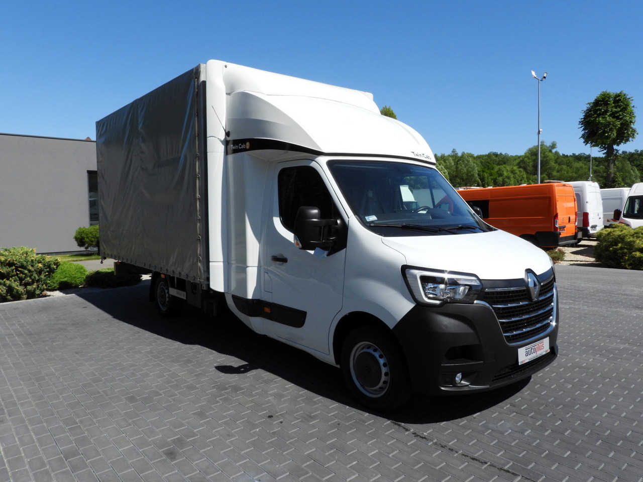 RENAULT MASTER TARPAULIN 10 PALLETS WEBASTO CRUISE CONTROL LED LIGHTS PNEUMATICS AIR CONDITIONING 165HP - Брезентов бус: снимка 4 RENAULT MASTER TARPAULIN 10 PALLETS WEBASTO CRUISE CONTROL LED LIGHTS PNEUMATICS AIR CONDITIONING 165HP - Брезентов бус: снимка 4