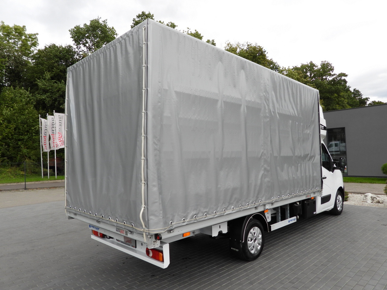 RENAULT MASTER TARPAULIN 10 PALLETS WEBASTO CRUISE CONTROL LED LIGHTS PNEUMATICS AIR CONDITIONING 165HP - Брезентов бус: снимка 3 RENAULT MASTER TARPAULIN 10 PALLETS WEBASTO CRUISE CONTROL LED LIGHTS PNEUMATICS AIR CONDITIONING 165HP - Брезентов бус: снимка 3