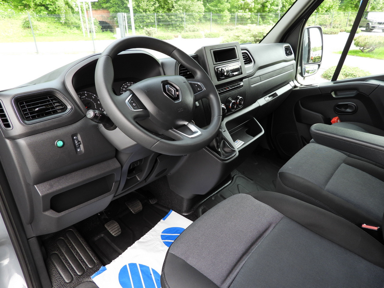 RENAULT MASTER TARPAULIN 10 PALLETS WEBASTO CRUISE CONTROL LED LIGHTS PNEUMATICS AIR CONDITIONING 165HP - Брезентов бус: снимка 2 RENAULT MASTER TARPAULIN 10 PALLETS WEBASTO CRUISE CONTROL LED LIGHTS PNEUMATICS AIR CONDITIONING 165HP - Брезентов бус: снимка 2