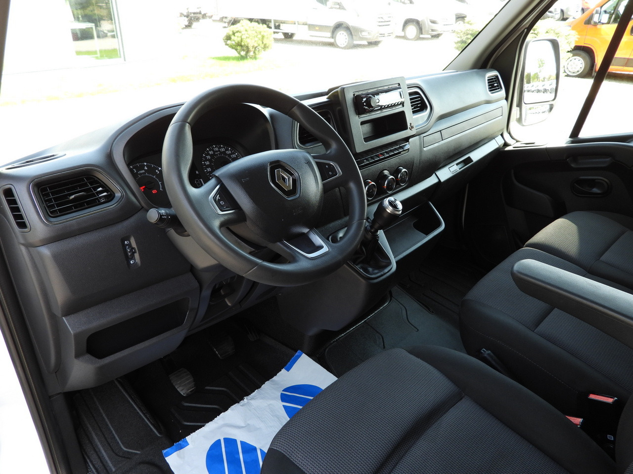 RENAULT MASTER TARPAULIN 10 PALLETS WEBASTO CRUISE CONTROL LED LIGHTS PNEUMATICS AIR CONDITIONING 165HP - Брезентов бус: снимка 2 RENAULT MASTER TARPAULIN 10 PALLETS WEBASTO CRUISE CONTROL LED LIGHTS PNEUMATICS AIR CONDITIONING 165HP - Брезентов бус: снимка 2